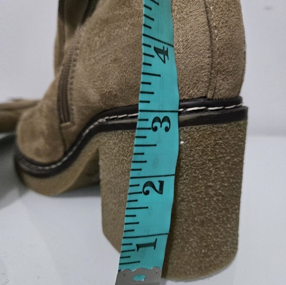 Aqua Moda CANADA- NEW- Waterproof Suede Camel Boots. Size 39/8-8.5 - Picture 8 of 12